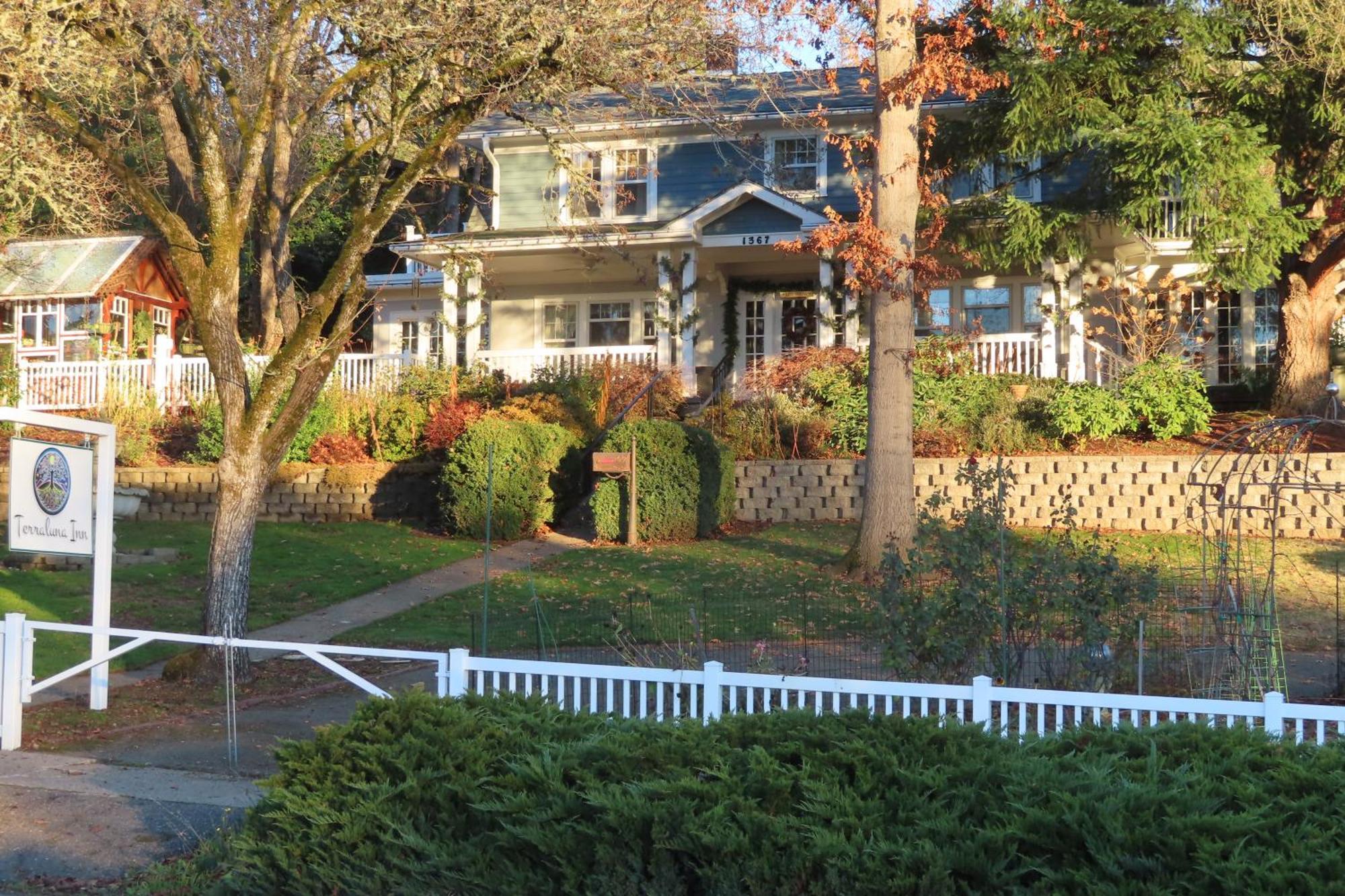 Terraluna Inn Roseburg Exterior photo